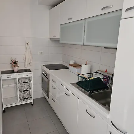 Bracera Znjan - Free Parking Daire