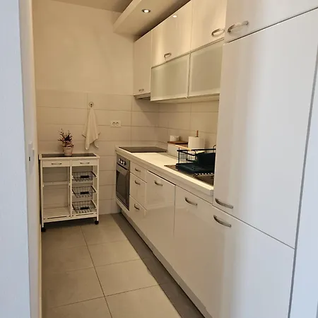 Bracera Znjan - Free Parking Split