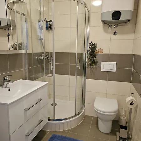 Bracera Znjan - Free Parking *